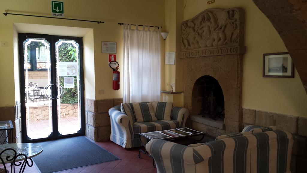 Hotel Scilla Сована Экстерьер фото